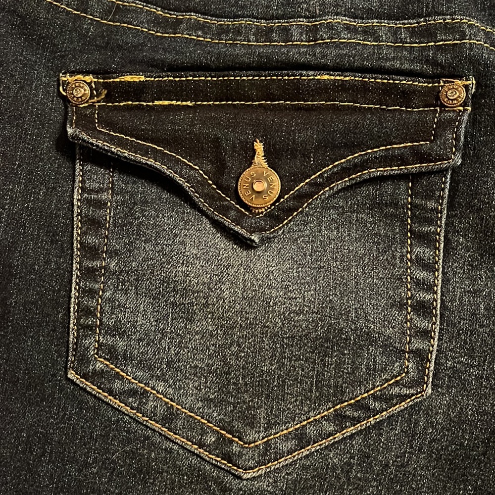 Venus Bermuda shorts- size 14 - Picture 5 of 7